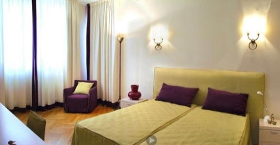 Residence Gli Angioini Srl Napoli Bagian luar foto