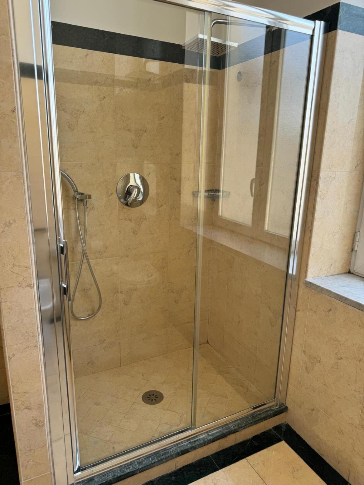 Residence Gli Angioini Srl Napoli Bagian luar foto